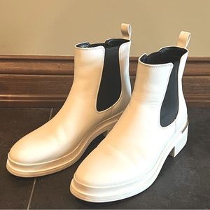 New white Kenneth cole boots. Worn only one time